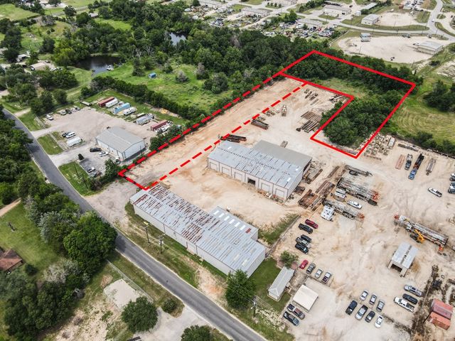 Clarks Ln, Bryan, TX 77808