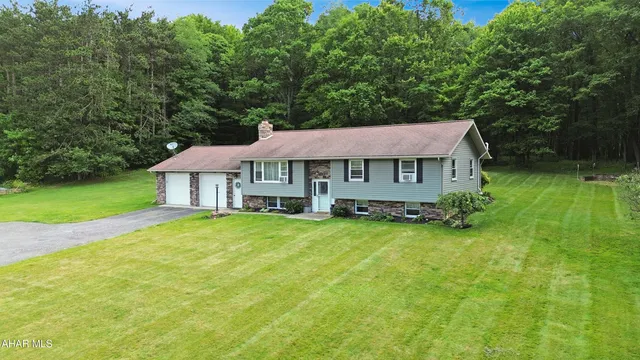 1539 Colver Rd, Ebensburg, PA 15931