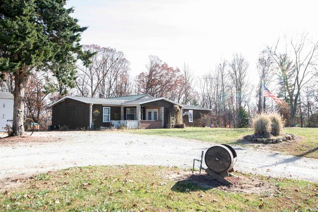 6069 S  State Road 45, Bloomfield, IN 47424