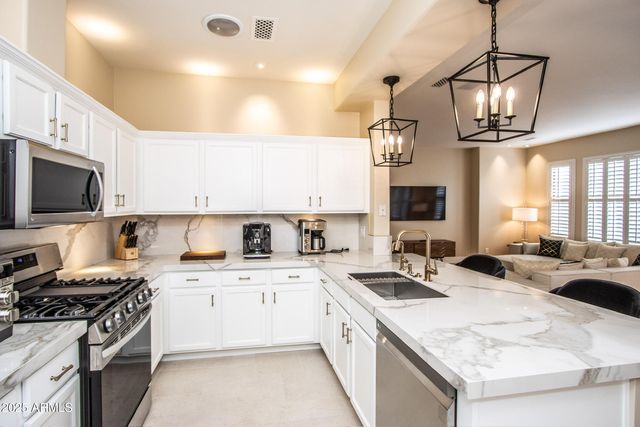 7445 E EAGLE CREST Drive #1068, Mesa, AZ 85207