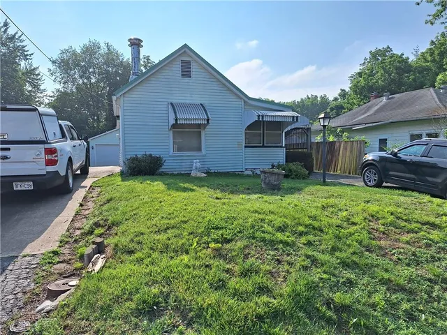 105 S  Ralston St, Sugar Creek, MO 64054