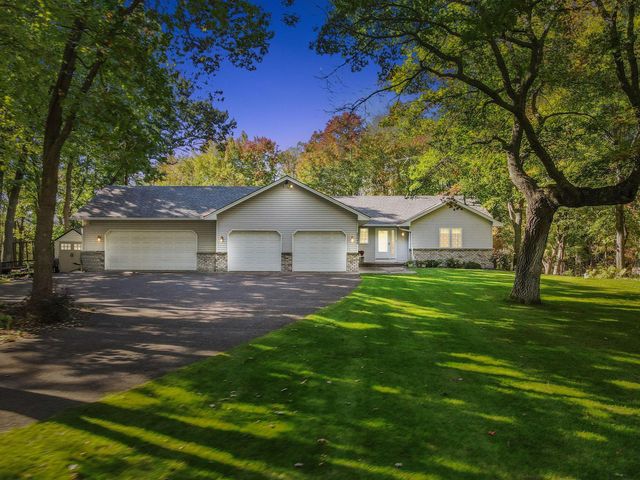 29042 Hillcrest Dr, Stacy, MN 55079
