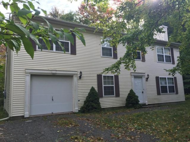 1490 Waterfront Dr, Tobyhanna, PA 18466