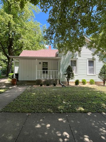 112 W  6th St, Gridley, IL 61744