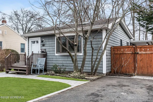 51 7th Street, Belford, NJ 07718