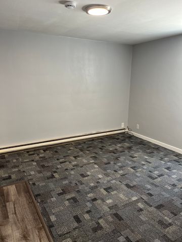531 S  6th St #5, Sunnyside, WA 98944