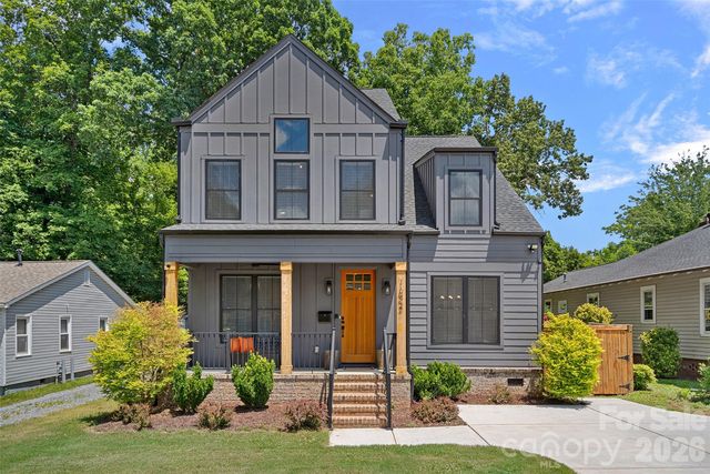 1642 Longfellow St, Charlotte, NC 28205