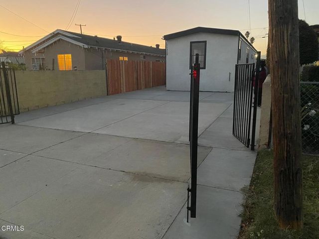 11333 Azahar St, Ventura, CA 93004