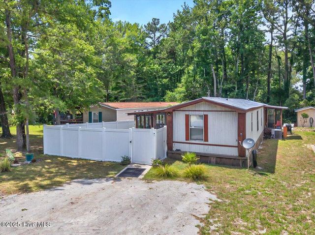9274 Bonaparte Drive SW, Calabash, NC 28467