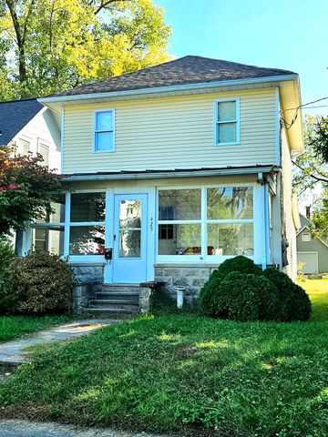 425 S  Grove St, Bowling Green, OH 43402