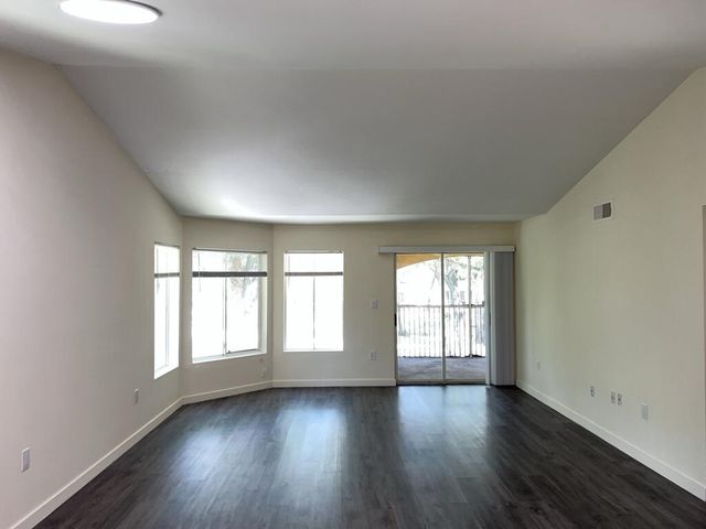 2350 NW 33rd St #807, Fort Lauderdale, FL 33309