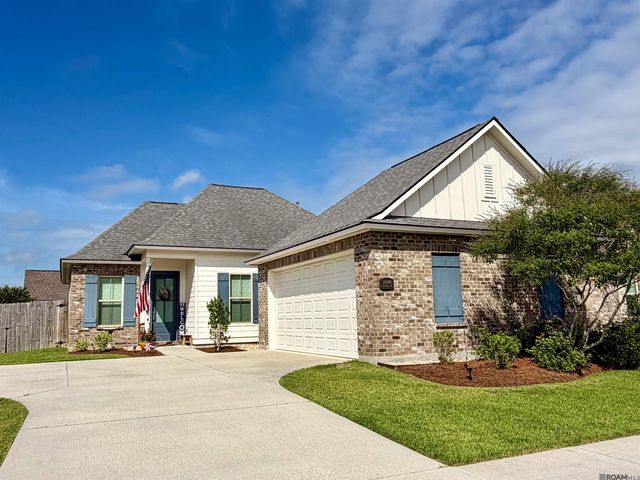 24290 Cliftmere Ave, Plaquemine, LA 70764