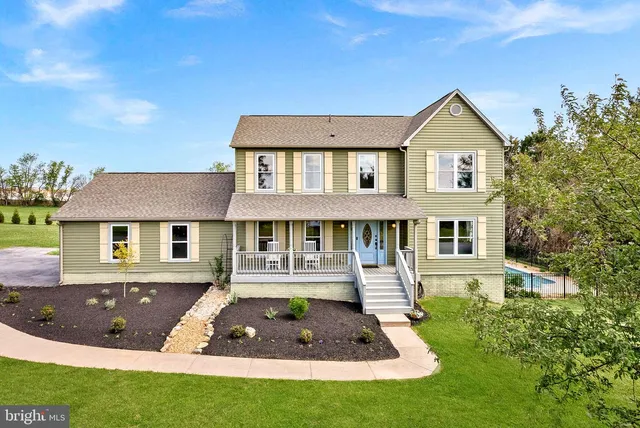 78 Fairview Dr, Charles Town, WV 25414