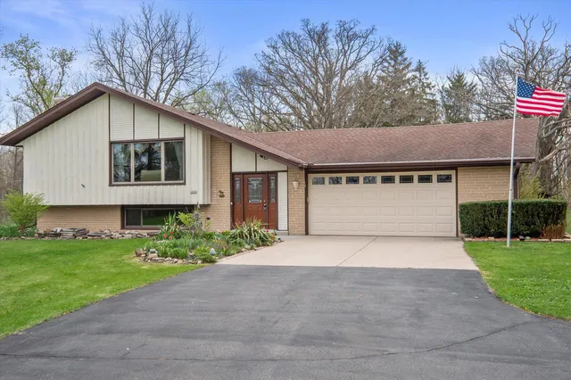 10456 S 92nd STREET, Franklin, WI 53132