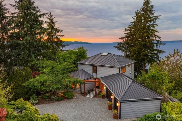 6814 SW Maury Park Rd, Vashon, WA 98070