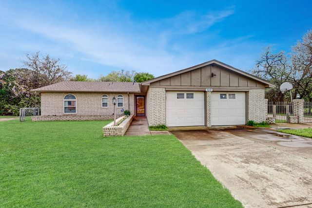 320 E  Enon Ave, Fort Worth, TX 76140