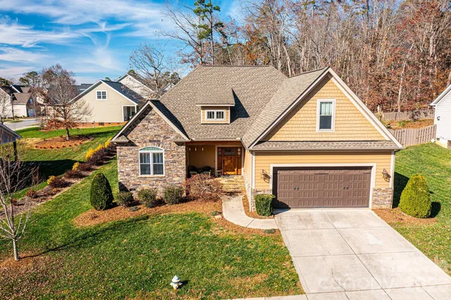3911 13th St NE, Hickory, NC 28601