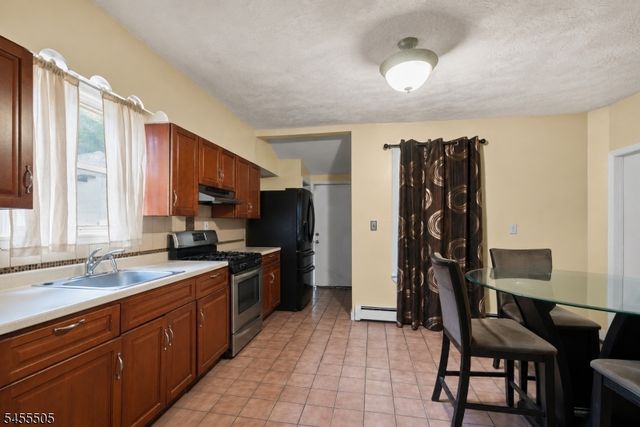 526 E 25Th St, Paterson, NJ 07514
