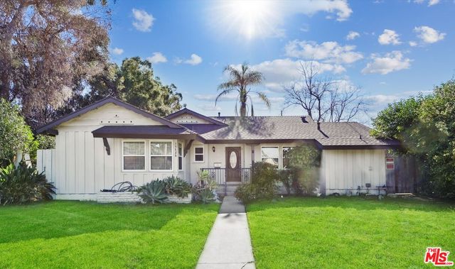 15628 Lassen St, North Hills, CA 91343