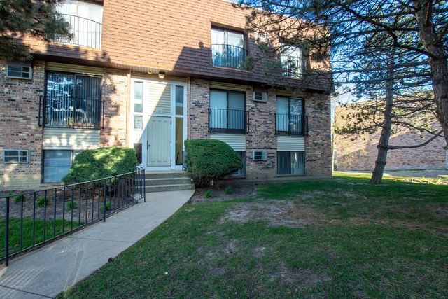 171 N  Waters Edge Dr #101, Glendale Heights, IL 60139