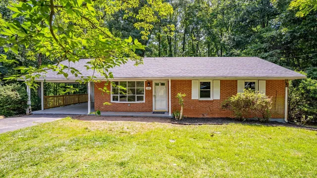 140 Beechwood Dr, Madison Heights, VA 24572