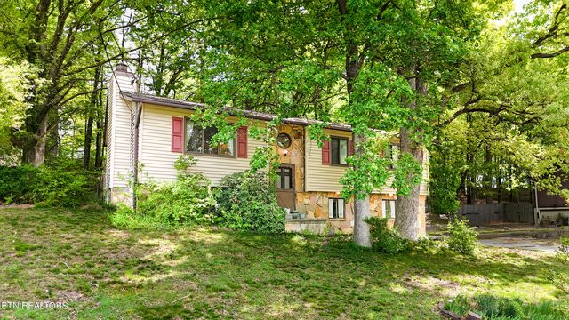 5708 Wooded Acres Dr, Knoxville, TN 37921