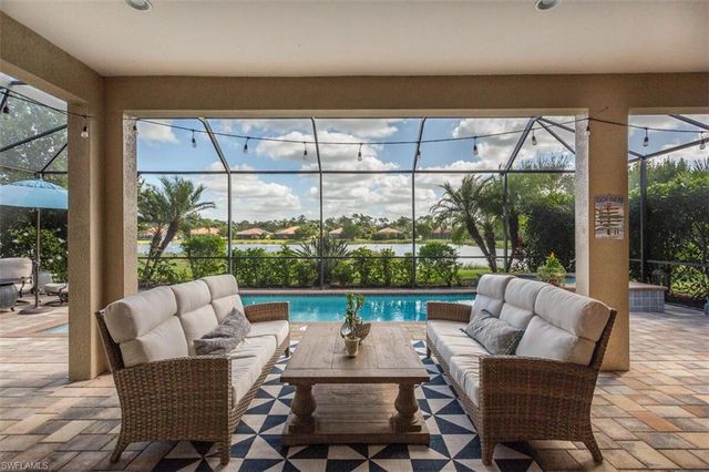 1422 Mockingbird DR, Naples, FL 34120