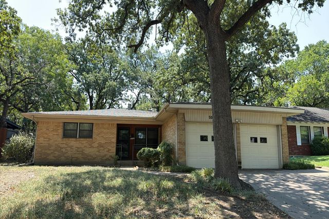 502 Lakeside Dr, Irving, TX 75062