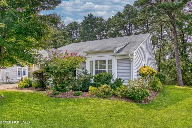 1207B Thornbury Lane, Manchester, NJ 08759