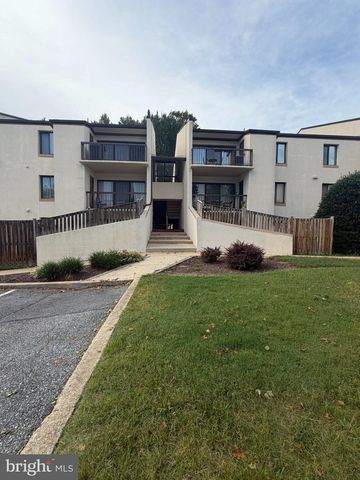 10118 Campus Way S #207-3B, Upper Marlboro, MD 20774