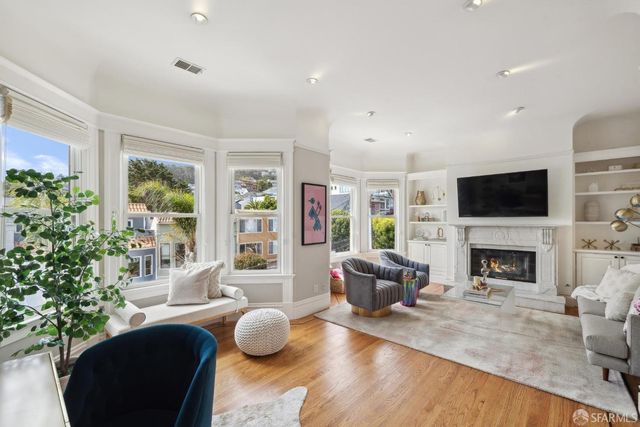 4228 24th St, San Francisco, CA 94114