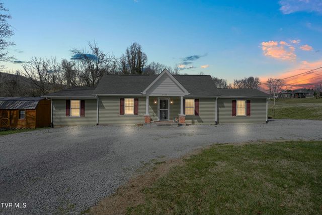 2426 Old Lewis Rd, Johnson City, TN 37601