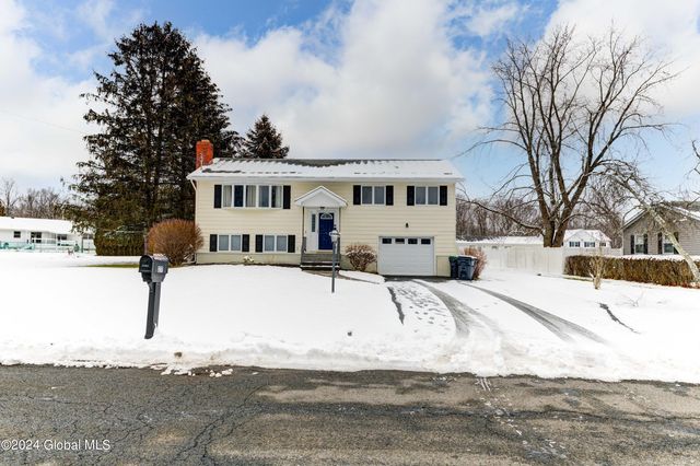 27 Sage Road, Waterford, NY 12188