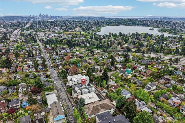 8297 5th Avenue NE, Seattle, WA 98115