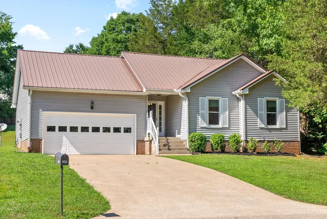 2305 Ermine Dr, Clarksville, TN 37043