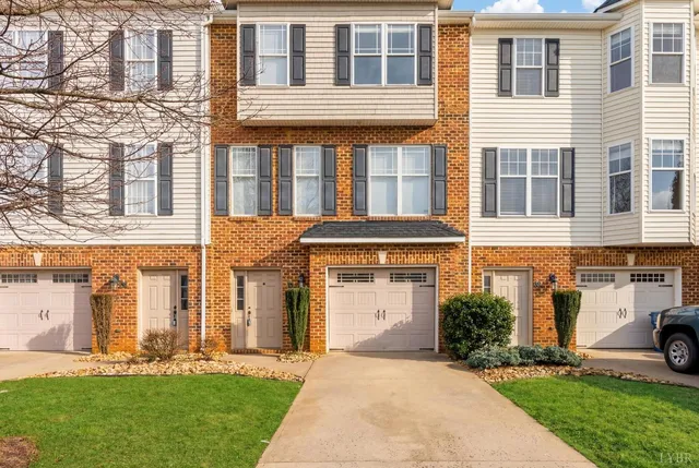 3008 Hill St #308, Lynchburg, VA 24501
