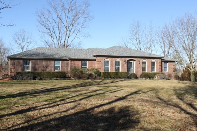 2098 Red House Rd, Richmond, KY 40475