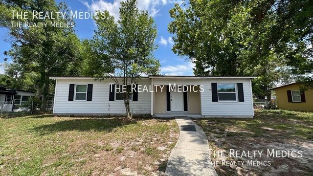 1515 Daroca Dr, Deltona, FL 32725