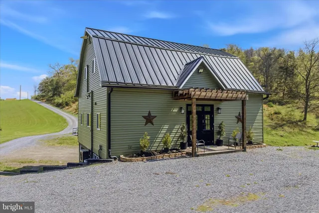347 Meadow Valley Pl, Ridgeley, WV 26753