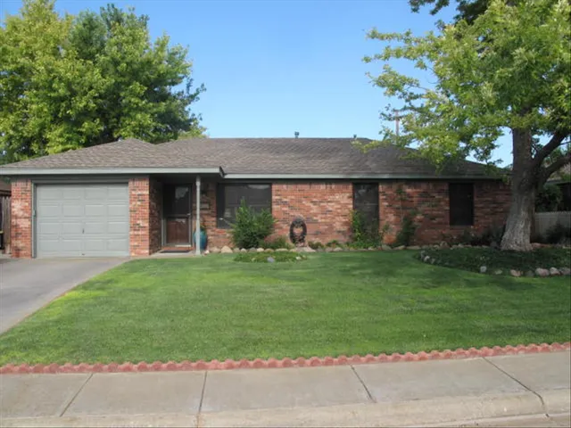 813 Butterfield Trl, Canyon, TX 79015
