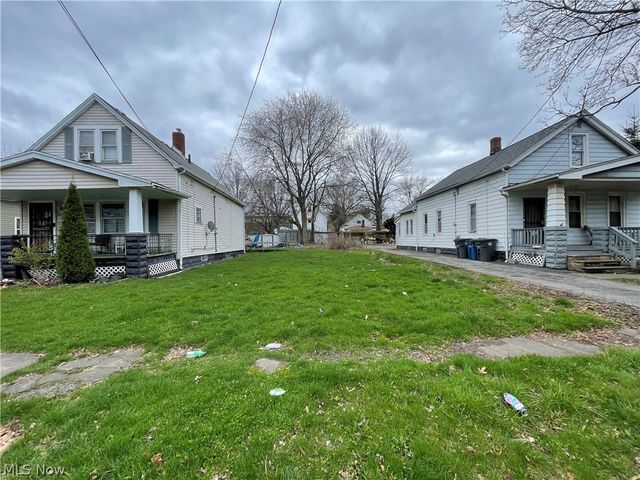 6802 Clement Ave, Cleveland, OH 44105