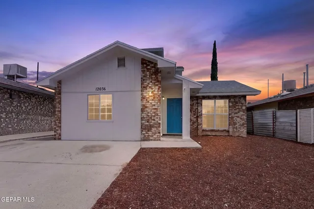 12036 Kings Crest Dr, El Paso, TX 79936