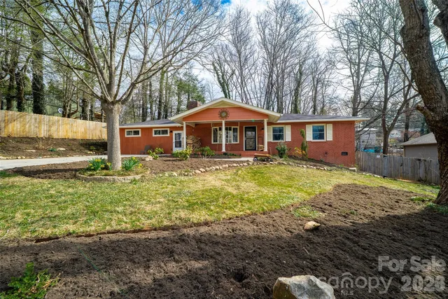 131 Locust Ct, Arden, NC 28704