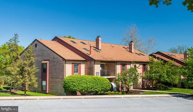 1210 Eagles Ridge Dr, Wayne, PA 19087