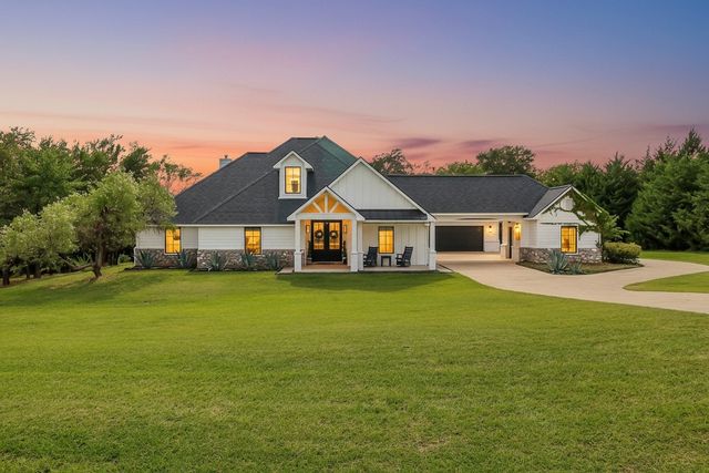 1901 Spring Mountain Rd, Crossroads, TX 76227