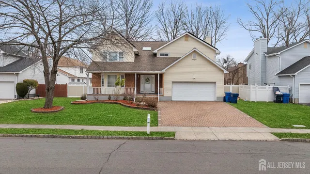 8 Danny Ct, North Brunswick, NJ 08902