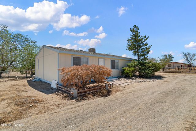 4210 Deodar St, Silver Springs, NV 89429