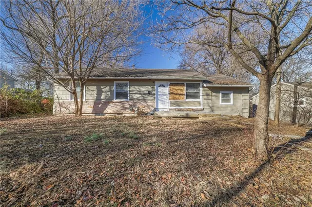 10008 Hardesty Ave, Kansas City, MO 64137