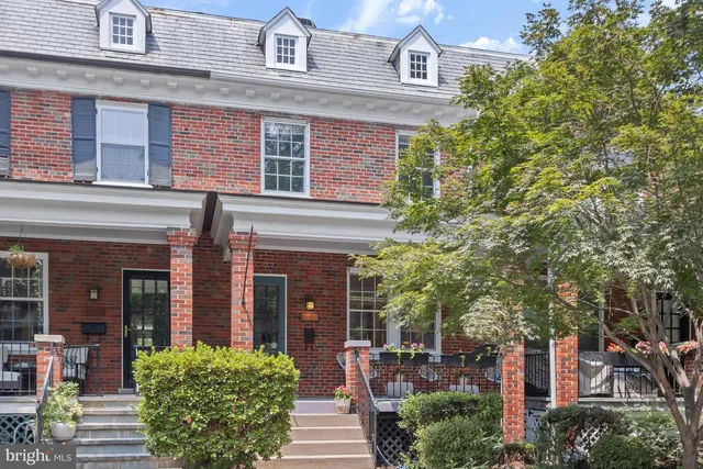 2456 39th Pl NW, Washington, DC 20007