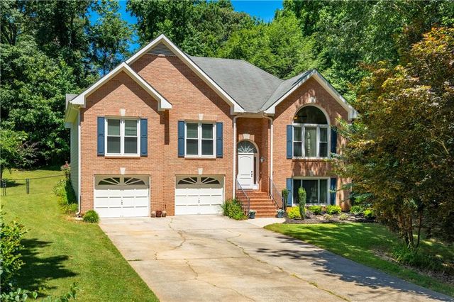 2080 Ivy Ln, Cumming, GA 30041